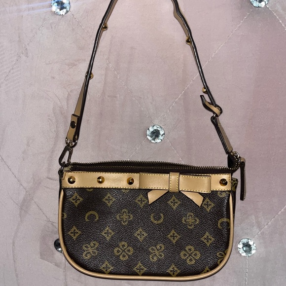 Cute Vintage Brown and Tan Mini Purse - Picture 1 of 3